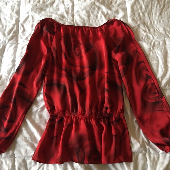 Red rose blouse - Picture 2 of 3